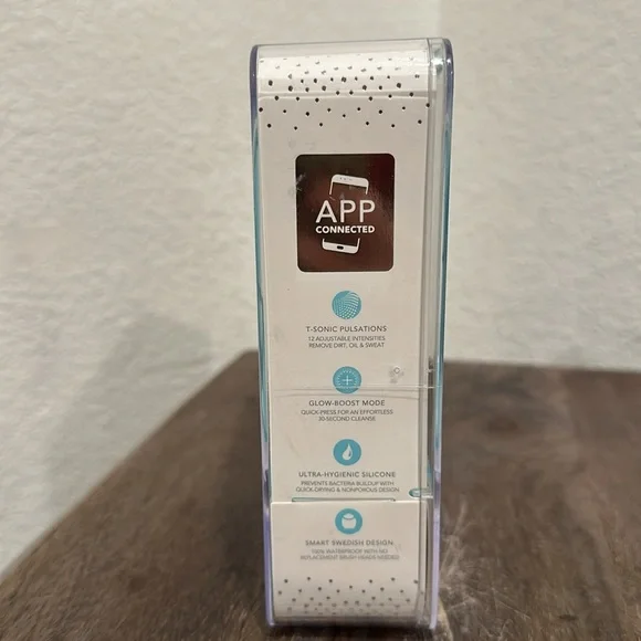 FOREO LUNA™ Mini 3 Smart facial Cleansing Massager Color Mint
